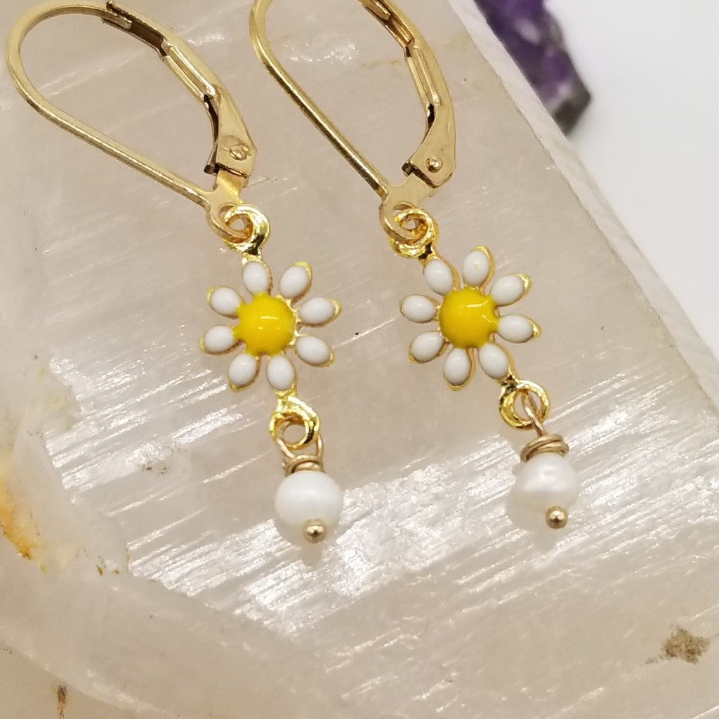 Dainty Daisy Blossoms: Handcrafted Flower Earrings